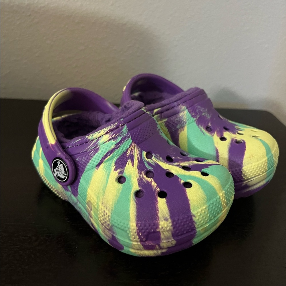 Crocs baby shoes size 4